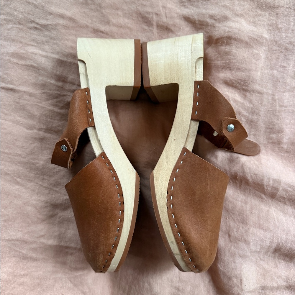Classic Brown Leather Women's Mules